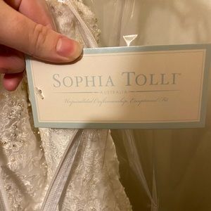 Sophia Tolli wedding dress. Only worn to try on. Size 14